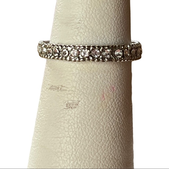 ELEGANT SILVER TONE RING WITH RHINESTONES - Picture 2 of 3